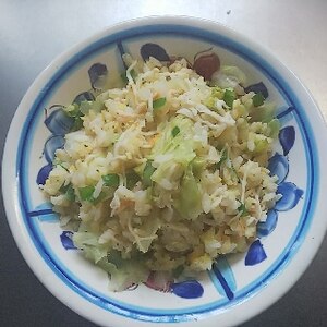 レタスとカニかまチャーハン